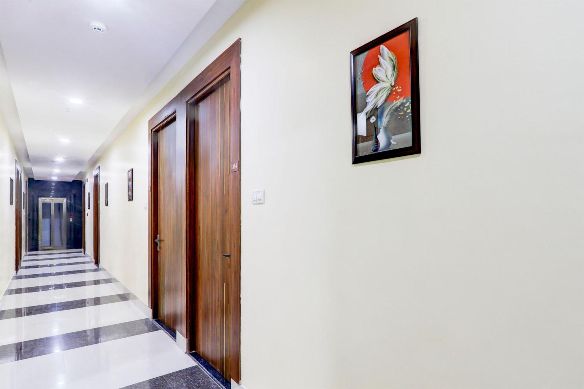 Super Townhouse Gls International Hotel Lucknow Ngoại thất bức ảnh