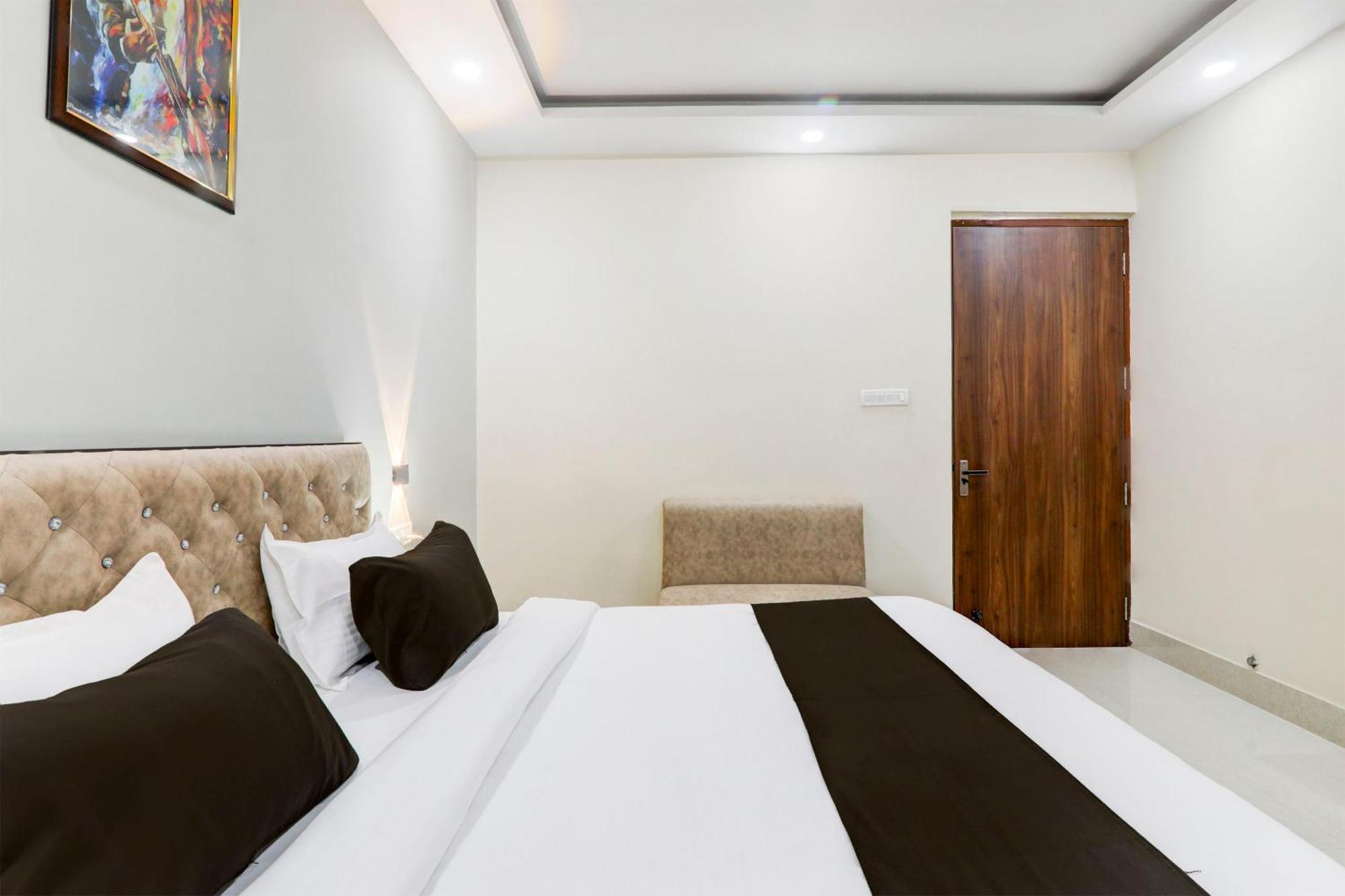 Super Townhouse Gls International Hotel Lucknow Ngoại thất bức ảnh