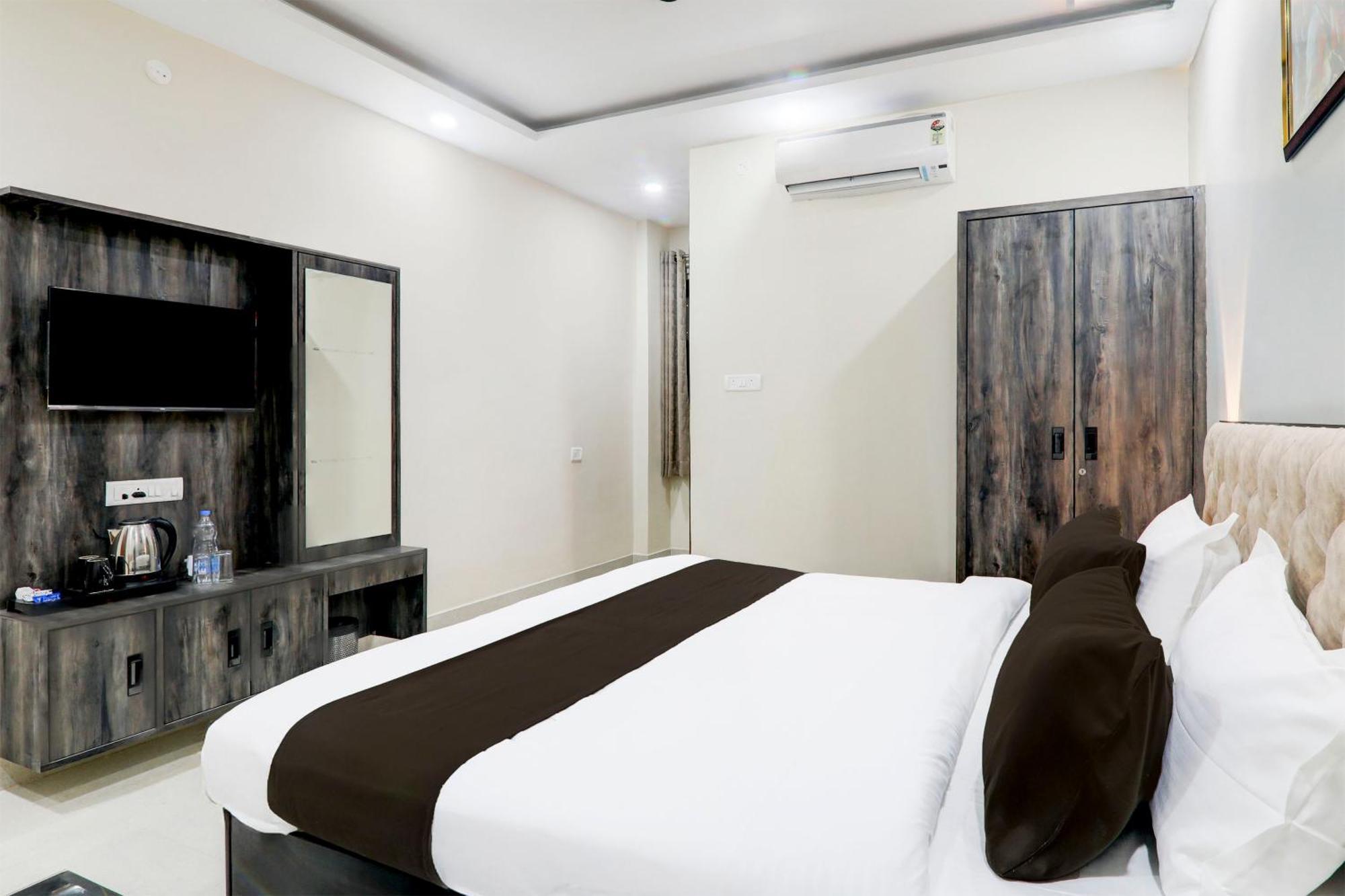 Super Townhouse Gls International Hotel Lucknow Ngoại thất bức ảnh