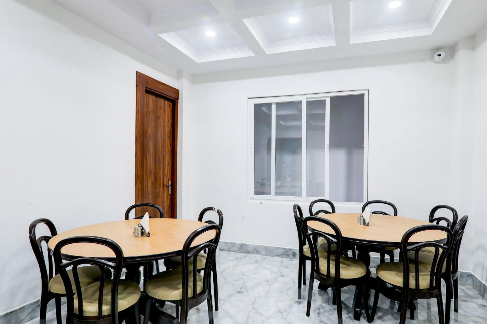 Super Townhouse Gls International Hotel Lucknow Ngoại thất bức ảnh
