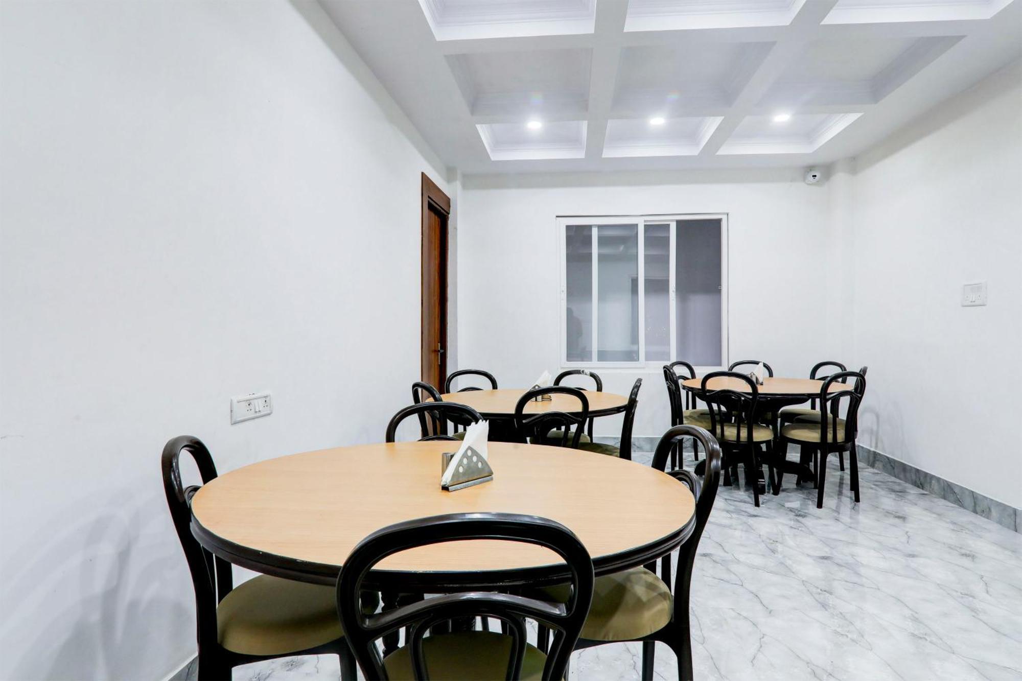 Super Townhouse Gls International Hotel Lucknow Ngoại thất bức ảnh