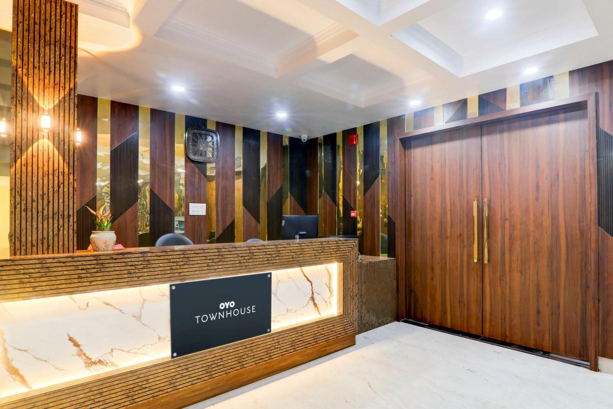 Super Townhouse Gls International Hotel Lucknow Ngoại thất bức ảnh