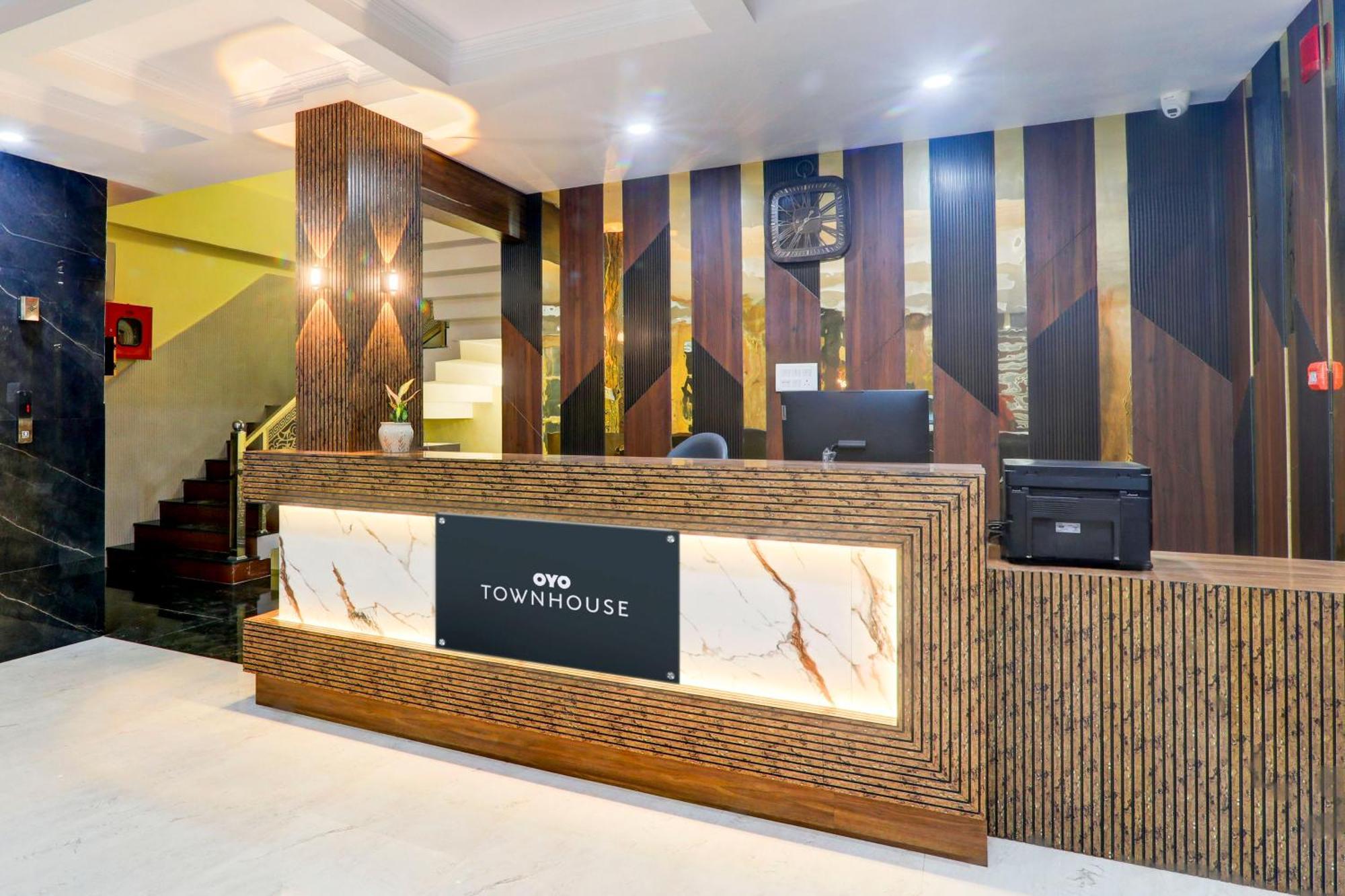 Super Townhouse Gls International Hotel Lucknow Ngoại thất bức ảnh