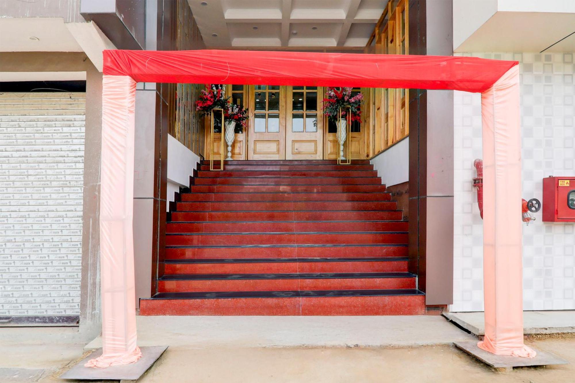 Super Townhouse Gls International Hotel Lucknow Ngoại thất bức ảnh