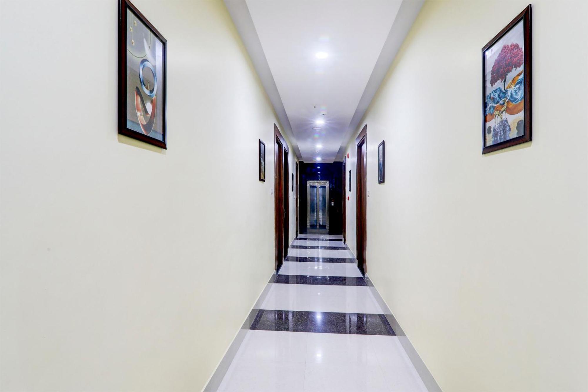 Super Townhouse Gls International Hotel Lucknow Ngoại thất bức ảnh